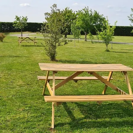 Apartment La Gloriette Proche Futuroscope *